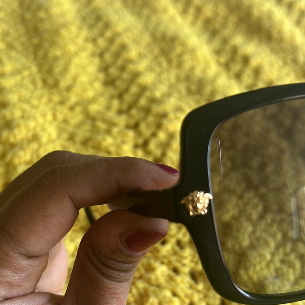 Authentic VERSACE SUNGLASSES 🌞 - Picture 3 of 6
